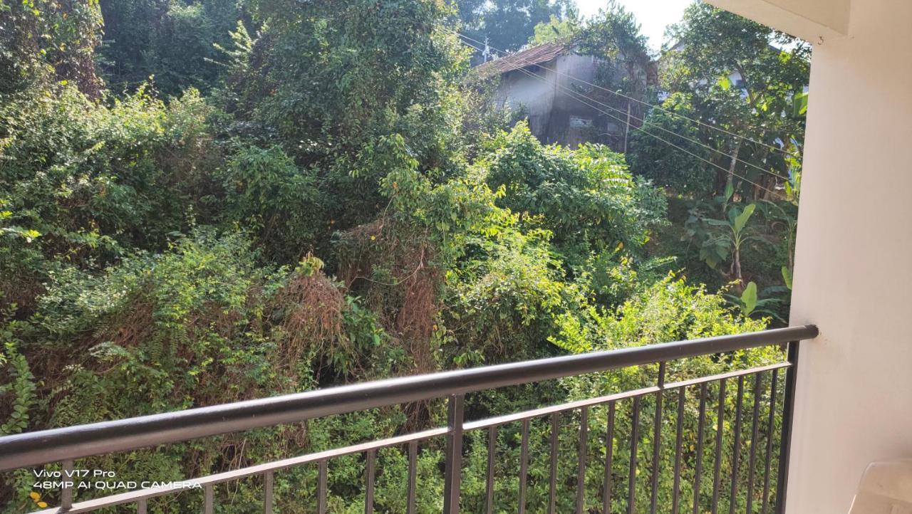 305 Home Stay Mangalore Buitenkant foto
