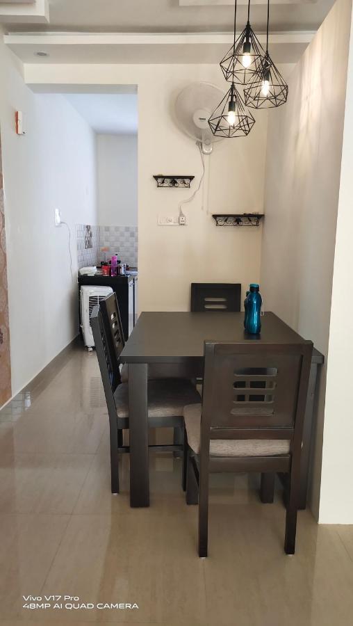 305 Home Stay Mangalore Buitenkant foto
