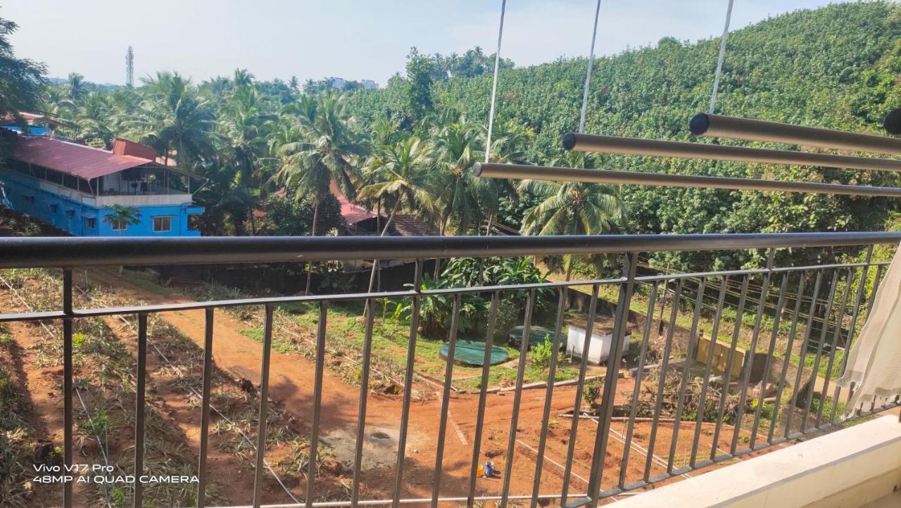 305 Home Stay Mangalore Buitenkant foto