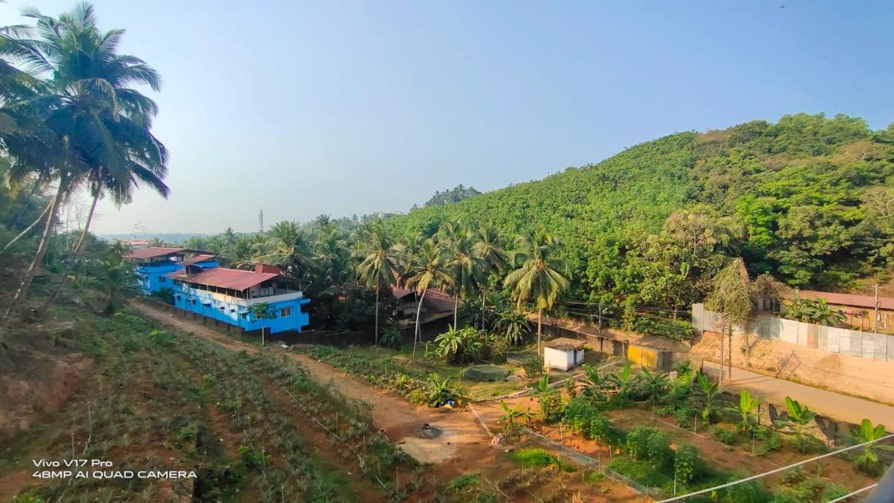 305 Home Stay Mangalore Buitenkant foto